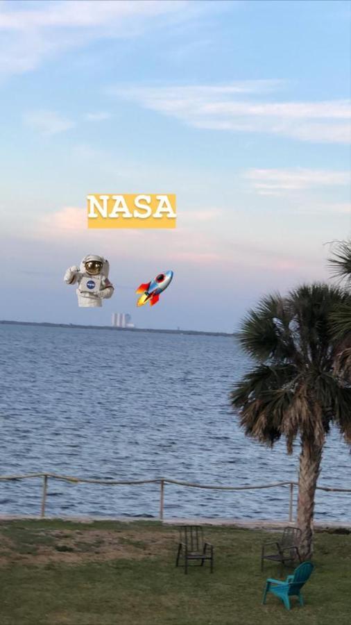 Nasa Waterfront Dolphin Suite Тайтъсвил Екстериор снимка